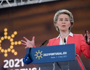 رئيسة المفوضية الأوروبية Ursula von der Leyen