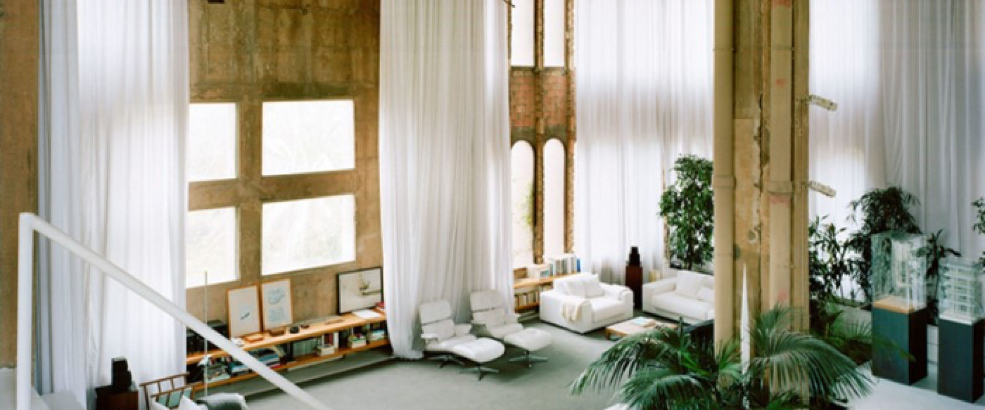 1973-1975، (La Fabrica) المصنع