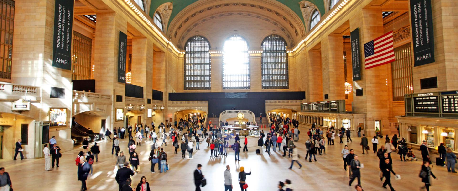 محطة القطارات المركزية الكبرى ’غراند سنترال‘ العريقة وذات الأهمية التاريخية في مدينة نيويورك كانت على وشك أن تُهدم. (© Paul Brown/Alamy)